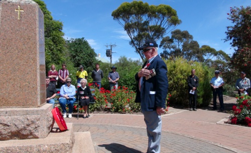 President John Stephens at Rememberance Day 2012 Eudunda