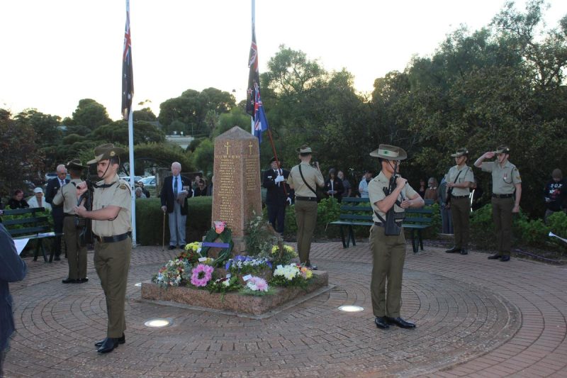 ANZAC Dawn Service at Eudunda was attended by Soldiers from the 7th Battalion RAR, Charlie Company who formed the catafalque party