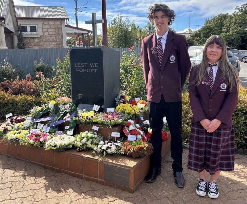 Eudunda Area School Prefects lay a wreath at Robertstown ANZAC Service